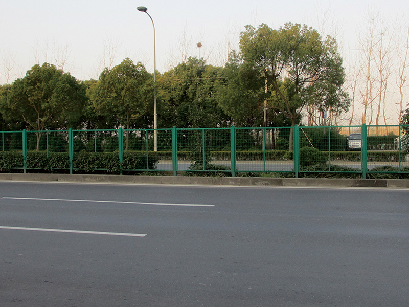 圍牆(qiang)護(hu)欄(lan)圖片